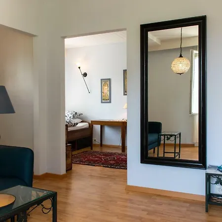Апартаменты Magnificent Studio By The Lake - Sulpice