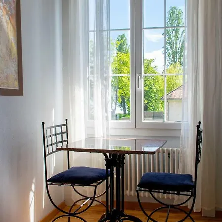 Апартаменты Magnificent Studio By The Lake - Sulpice Сен-Сюльпис