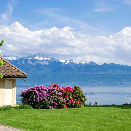 Magnificent Studio By The Lake - Sulpice Апартаменты *