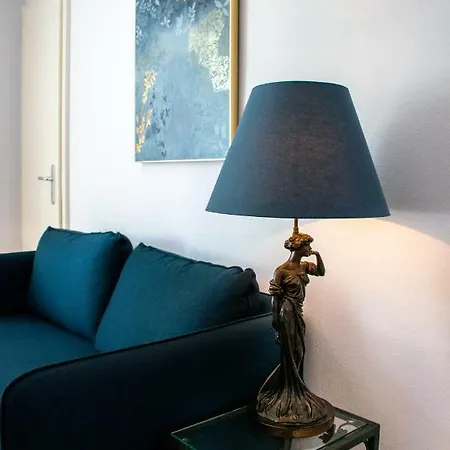 Magnificent Studio By The Lake - Sulpice Апартаменты Сен-Сюльпис