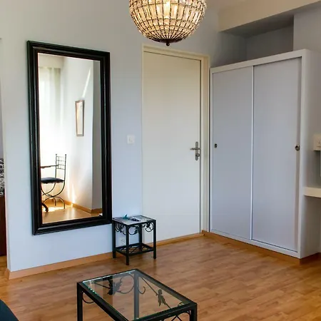 Апартаменты Magnificent Studio By The Lake - Sulpice *